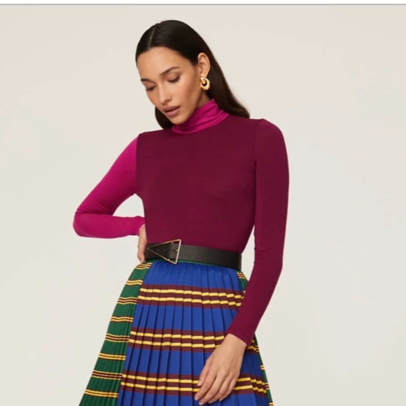 REVOLVE Tops - REVOLVE SFIZIO - Pink Two Tone Turtleneck